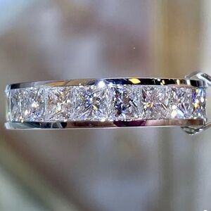 Women’s Full Circular 4mm Synthetic CZ Stainless Steel Ring - Size 9 - NWT
